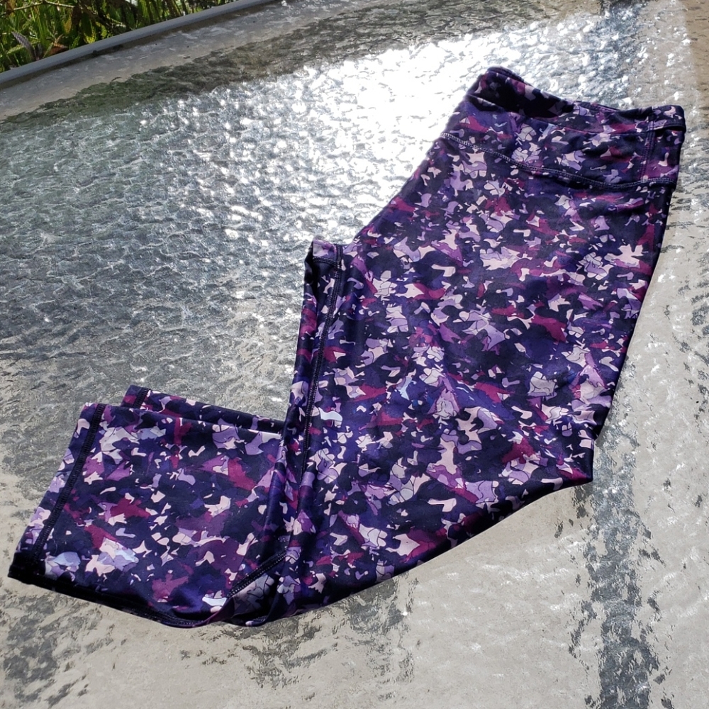 Fabletics Capri Length Leggings
